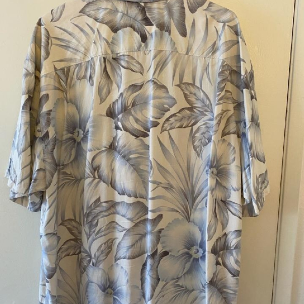 Tommy Bahama Hawaiian button down